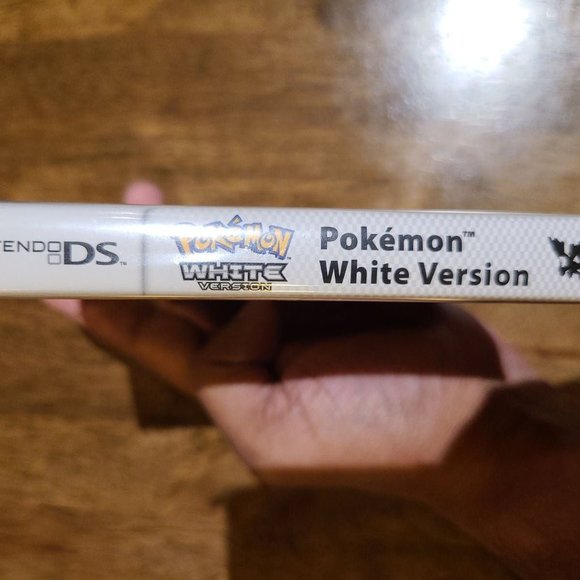 Pokémon White Version on Nintendo DS NEW - Picture 8 of 11